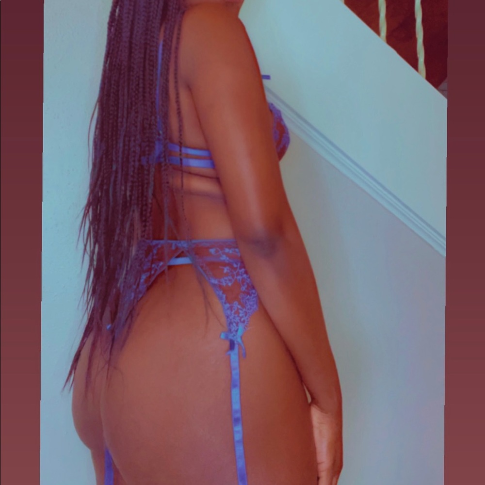 Lingerie - Picture 6 of 6